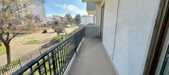 Apartamento de 3 habitaciónes en Capurso, Italy No. 17325 3