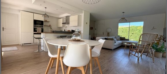 Casa de 4 dormitorios en Martillac, France No. 347679 2