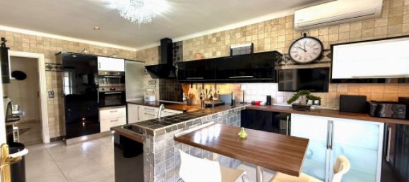 5 bedrooms Villa in Llucmajor, Spain No. 142579 4