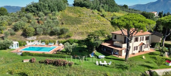 6 bedrooms Villa in Massarosa, Italy No. 235038 3