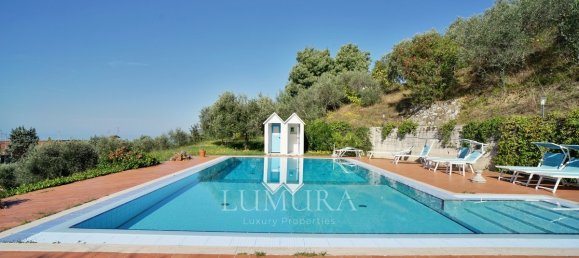 6 bedrooms Villa in Massarosa, Italy No. 235038 15