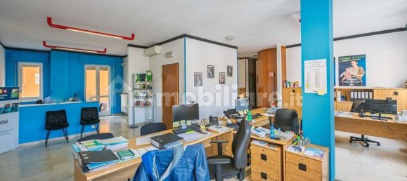 Apartamento de 4 dormitorios en Ponte San Pietro, Italy No. 288105 11