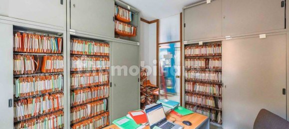 Apartamento de 4 dormitorios en Ponte San Pietro, Italy No. 288105 24