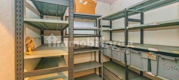 Apartamento de 4 dormitorios en Ponte San Pietro, Italy No. 288105 32