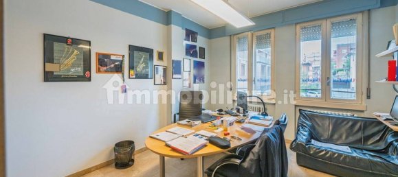 Apartamento de 4 dormitorios en Ponte San Pietro, Italy No. 288105 16