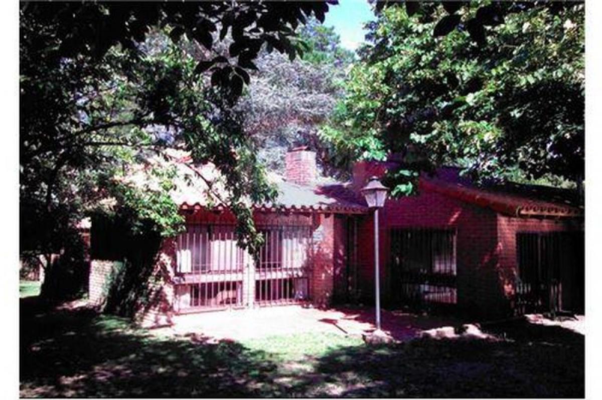 3 bedrooms Farm in Berazategui, Argentina No. 47413