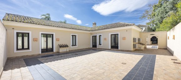 5 bedrooms Villa in Cadiz, Spain No. 133961 8