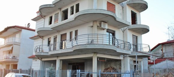 Propiedad comercial de 6 dormitorios en Katerini, Greece No. 2643 23