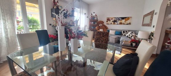 5 rooms Apartment in Viareggio, Italy No. 40645 4