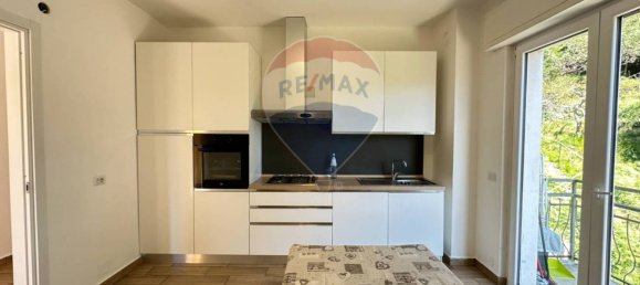 Apartamento T3 em Cuasso al Monte, Italy N.º 332217 5