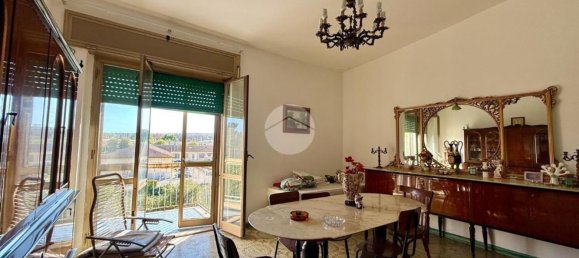 4 bedrooms Apartment in Naples, Italy No. 341291 3