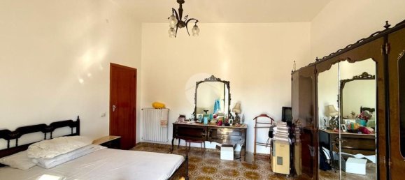 4 bedrooms Apartment in Naples, Italy No. 341291 13