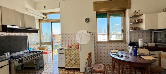 4 bedrooms Apartment in Naples, Italy No. 341291 9