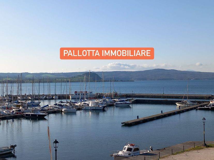 1 غرف نوم شقة في Capodimonte, Italy رقم 204884