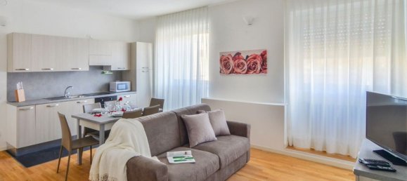 2 rooms Apartment in Florence, Italy No. 9925 30