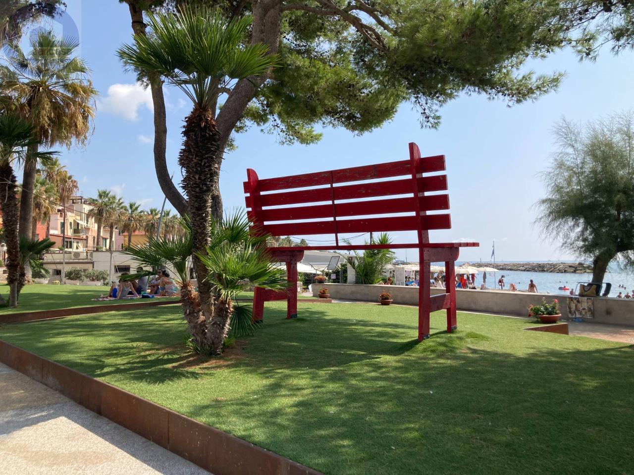 Apartamento de 2 habitaciónes en Riva Ligure, Italy No. 142009