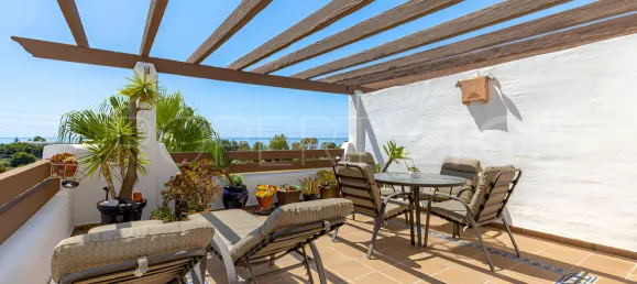 2 bedrooms Penthouse in Estepona, Spain No. 134080 8