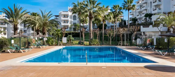 2 bedrooms Penthouse in Estepona, Spain No. 134080 3