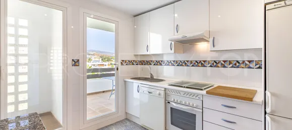 2 bedrooms Penthouse in Estepona, Spain No. 134080 9