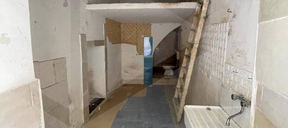 1غرفة عقار تجاري في Molfetta, Italy رقم 17939 2