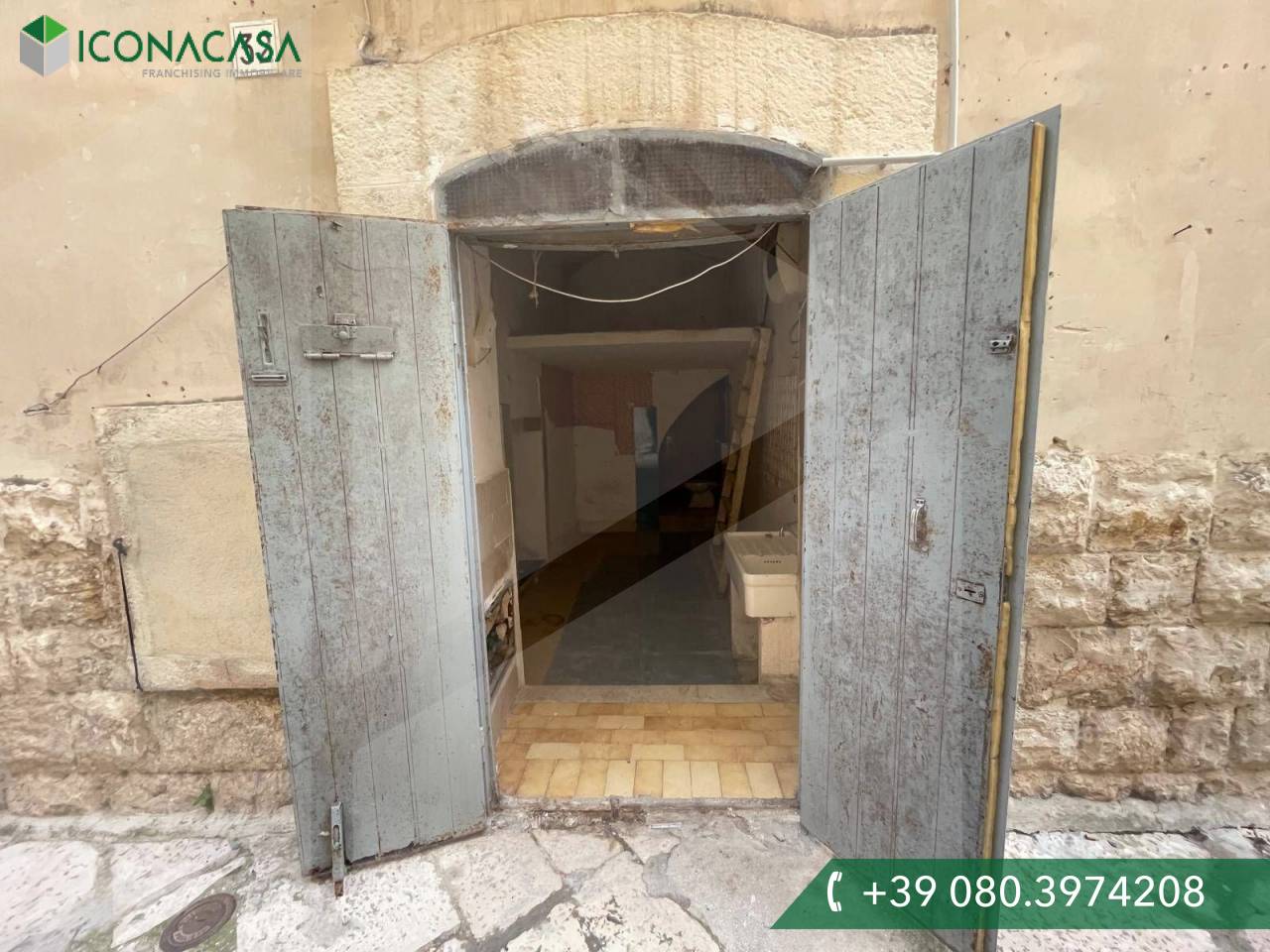 1غرفة عقار تجاري في Molfetta, Italy رقم 17939