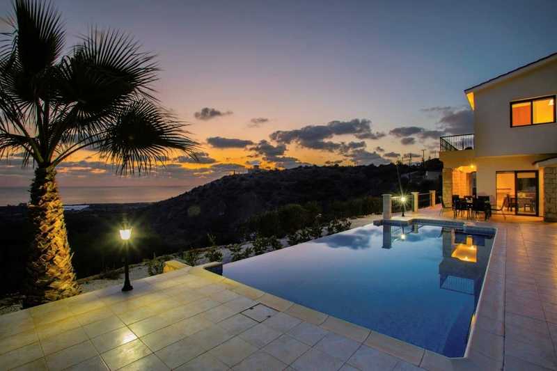 4 bedrooms Villa in Pegeia, Cyprus No. 15906