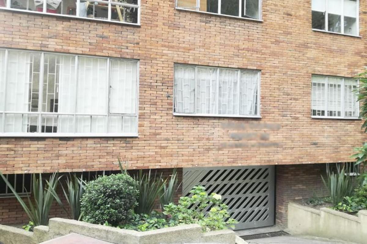 Casa de 3 dormitorios en Bogotá, Colombia No. 12044