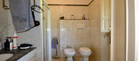 6 rooms Villa in Lucca, Italy No. 72524 11