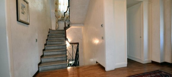 6 rooms Villa in Lucca, Italy No. 72524 9