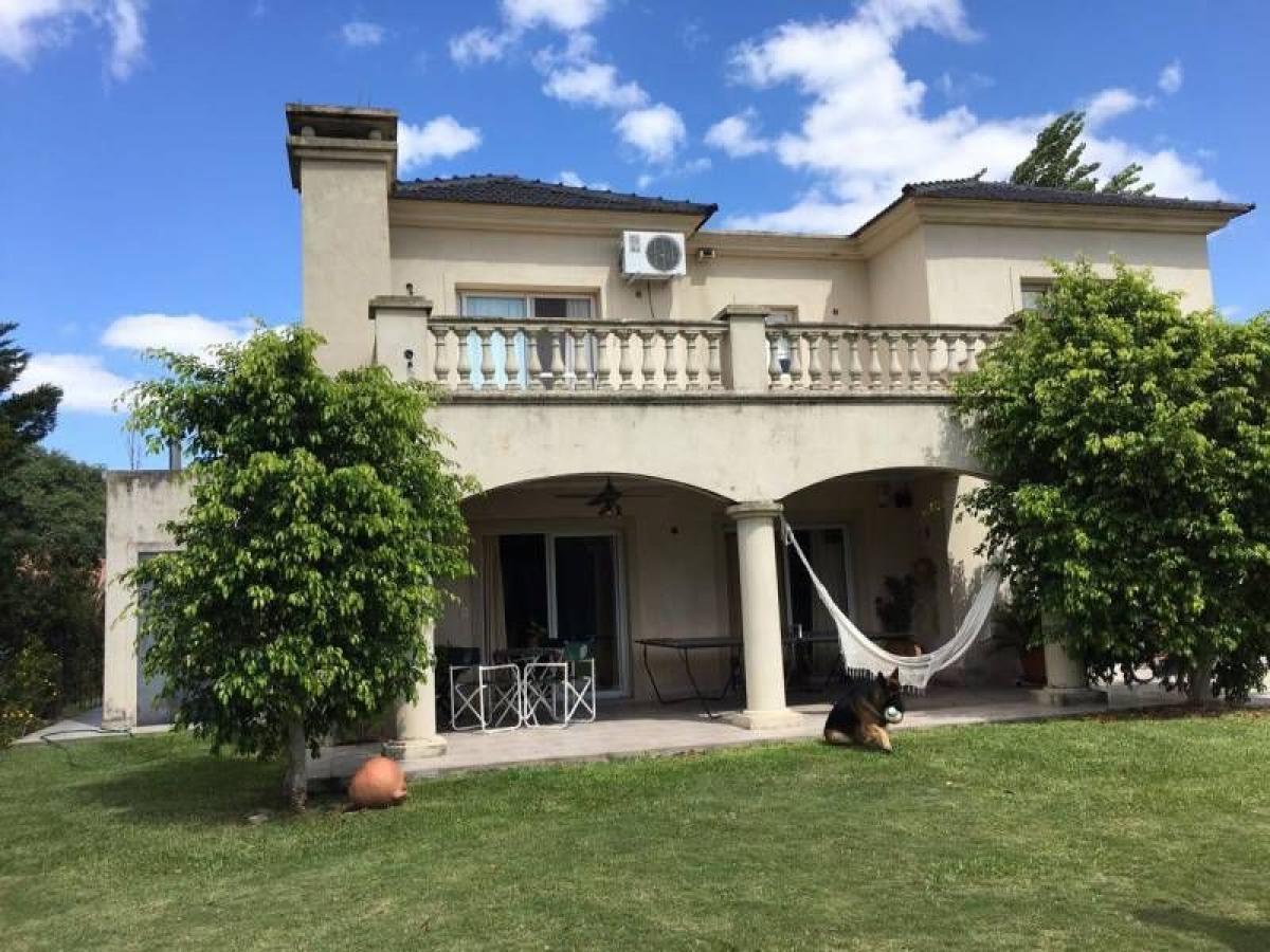 3 bedrooms House in Tigre, Argentina No. 90254