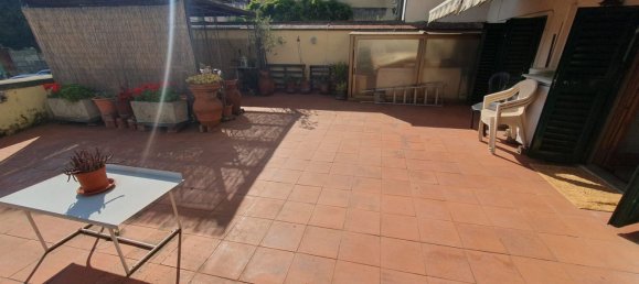 Apartamento de 3 dormitorios en Florence, Italy No. 325359 2