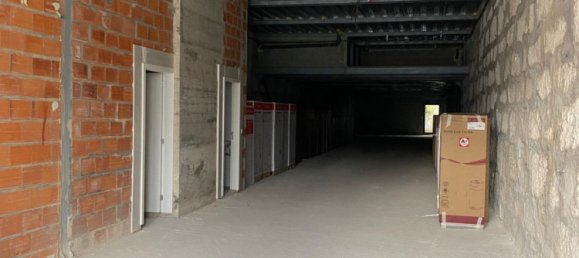 Laden in Porto, Portugal 302m², Nr. 8439 2