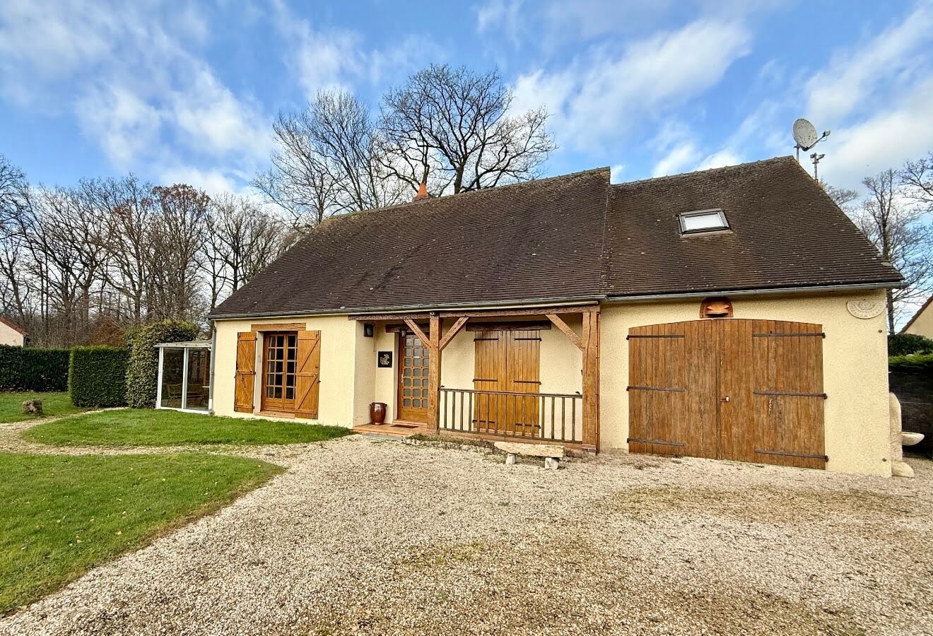 Casa de 3 dormitorios en Courtenay, France No. 42336