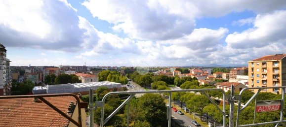 1 bedroom Apartment in Turin, Italy No. 337420 3