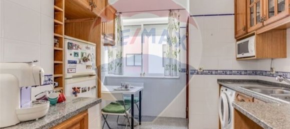 3 bedrooms Apartment in Lisbon, Portugal No. 70354 4