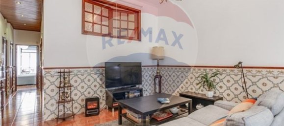 3 bedrooms Apartment in Lisbon, Portugal No. 70354 10