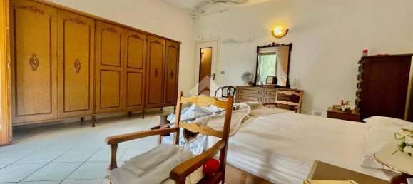 Дом с 6 комнатами в Кастелламонте, Италия № 25279 22