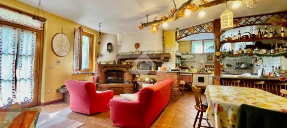 Дом с 6 комнатами в Кастелламонте, Италия № 25279 19