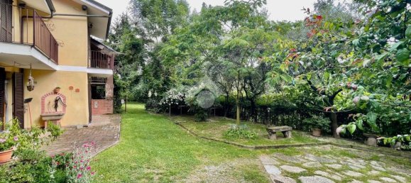 Дом с 6 комнатами в Кастелламонте, Италия № 25279 33