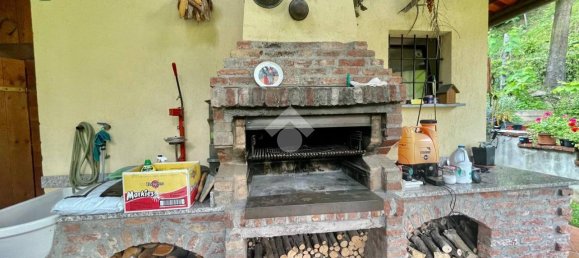 Дом с 6 комнатами в Кастелламонте, Италия № 25279 3