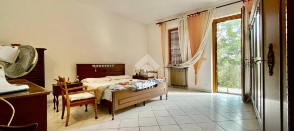 Дом с 6 комнатами в Кастелламонте, Италия № 25279 4