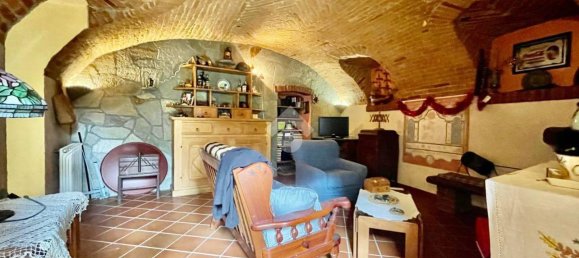 Дом с 6 комнатами в Кастелламонте, Италия № 25279 14