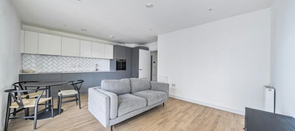 1 bedroom Apartment in Southall, United Kingdom No. 11108 2