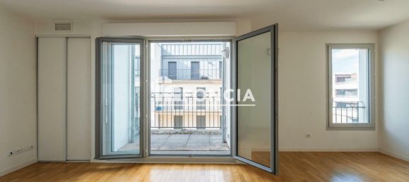 Estudio en Chennevieres-sur-Marne, France No. 298961 4