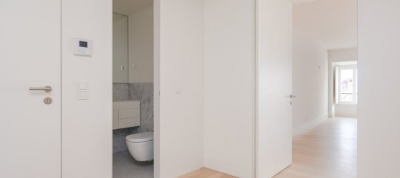 2 bedrooms Apartment in Lisbon, Portugal No. 9726 35