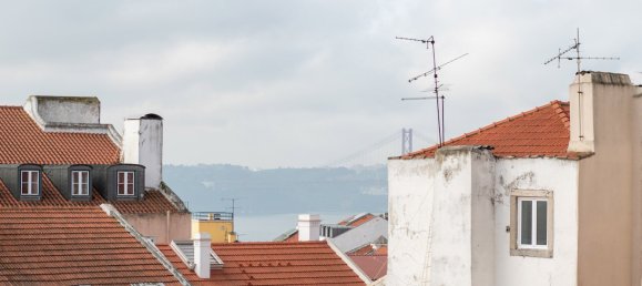 2 bedrooms Apartment in Lisbon, Portugal No. 9726 7