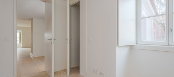 2 bedrooms Apartment in Lisbon, Portugal No. 9726 3