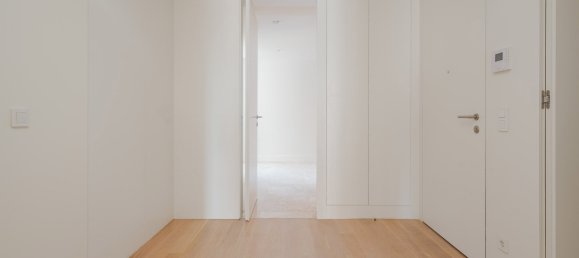 2 bedrooms Apartment in Lisbon, Portugal No. 9726 37