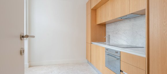 2 bedrooms Apartment in Lisbon, Portugal No. 9726 2