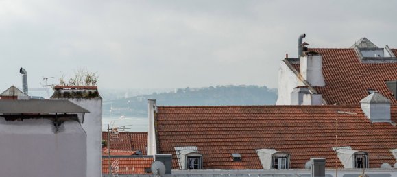 2 bedrooms Apartment in Lisbon, Portugal No. 9726 6